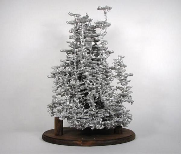 Marvelous___'s tweet photo. Art Made From Pouring Molten Aluminum Into A Fire Ant Colony http://t.co/mgIll6yxik via @Marvelous___ http://t.co/mbCBuP4su5