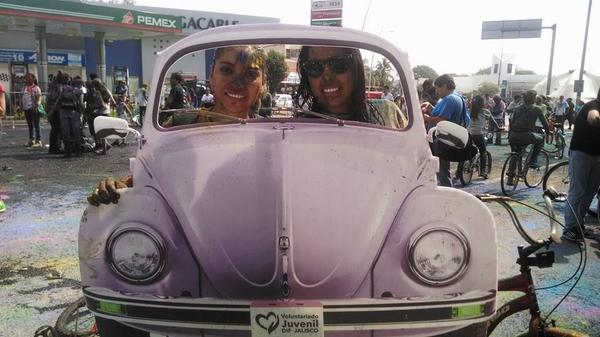 Voluntariado Juvenil DIF Jalisco en la Fiesta de Color en la Minerva!!