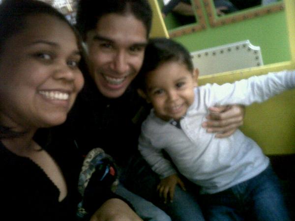 LBelZam's tweet photo. @YilmarPV Te amo mucho!!! Familia bendecida. http://t.co/K0bo3B8dy4