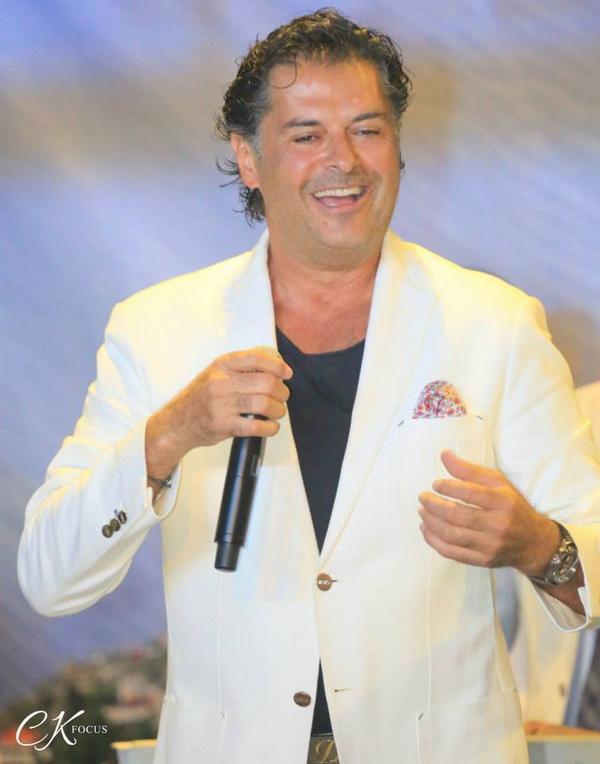 RaghebAlamaNews's tweet photo. ملك المسارح #السوبرستار #راغب_علامة يضيء ليل إهدن في أقوي حفلات صيف #لبنان
بعدسة شربل
#Pic35
https://t.co/4Lu5YBcB5j http://t.co/9FCREcWnKe