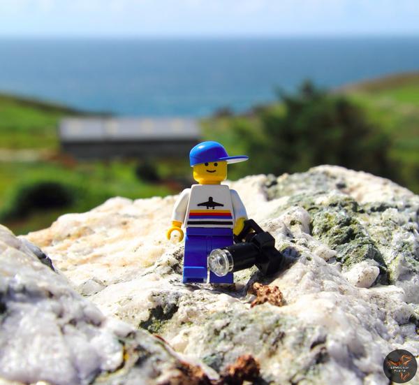 LegoSpotter's tweet photo. I spent my weekend spotting Transatlantic air traffic fly over West #Cork. Behind me is New York if you keep swimming http://t.co/pqtwaA3euB
