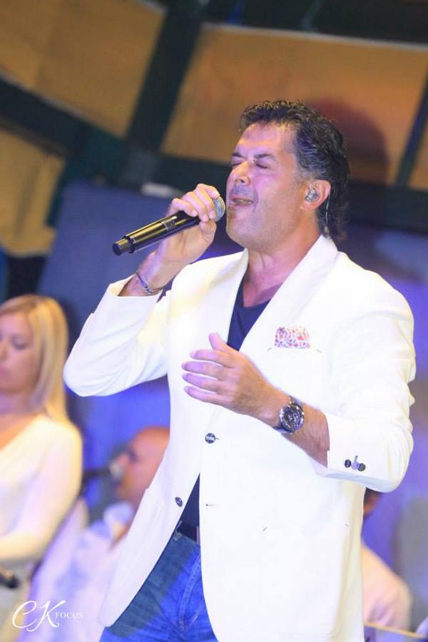 RaghebAlamaNews's tweet photo. ملك المسارح #السوبرستار #راغب_علامة يضيء ليل إهدن في أقوي حفلات صيف #لبنان
بعدسة شربل
#Pic45
https://t.co/4Lu5YBcB5j http://t.co/EHpj1UV5W7