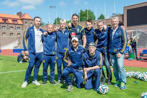 Zlatan helps Swedish disabled team get to Brazil for INAS World Cup. foxs.pt/1oqjdt1 (Pic: <a href="/okanda_landslag/">Okända landslaget</a>)