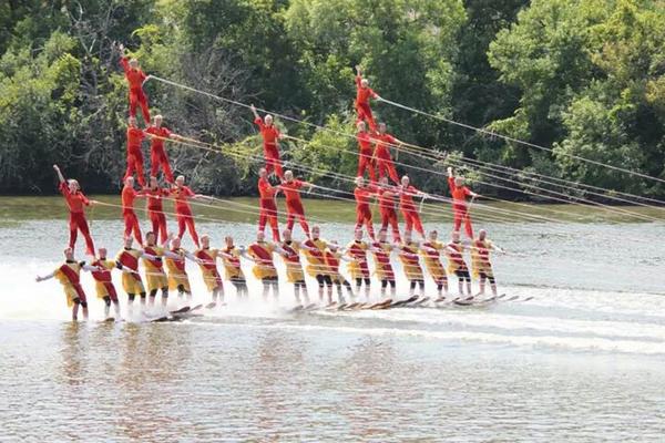WeAreBadgerland's tweet photo. Some photos from nationals this weekend! #campingwithcord http://t.co/q2L5cRhptV