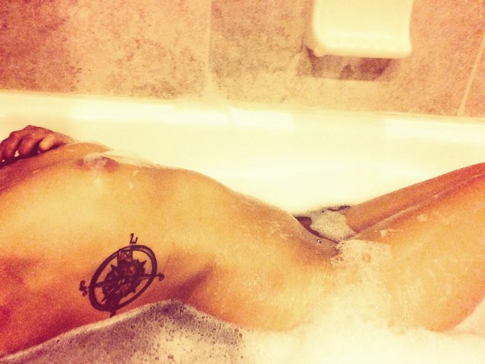 Bath time after an awesome shoot! In LA till the 18th so book me @FOXXXMODELING :D http://t.co/ieLKA<a href="/tag/sexysaturday"class="tags"><span>#sexysaturday</span></a>
