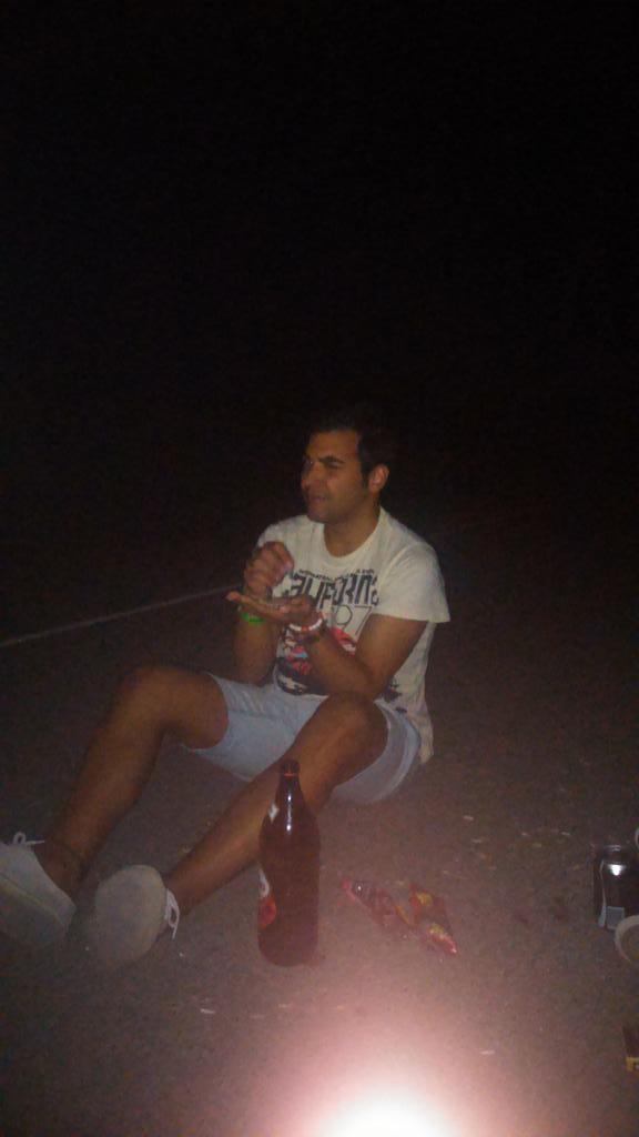 irenepetakina's tweet photo. Noche de estrellas, historias de miedo, fuentes, vía de servicio, cumple, litros terrano y risas http://t.co/r1SyZm5iAY