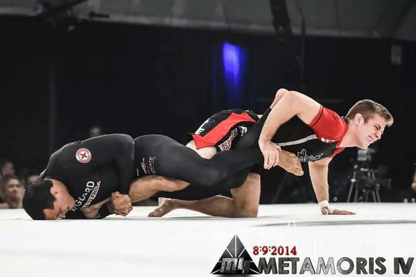 JiuJitsuJournal's tweet photo. Don't know how Keenan didn't tap to his. 😦

#Bjj #JiuJitsu #Metamoris4 http://t.co/2FhDkgVUOW