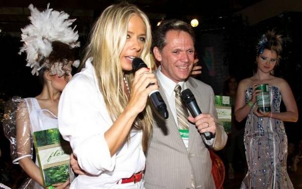 RevistaIstalk's tweet photo. #Istalk: Empresa que Adriane Galisteu é garota propaganda vale U$ 200 milhões - Leia em http://t.co/kFQ9wZh99c http://t.co/0NszNU38qv