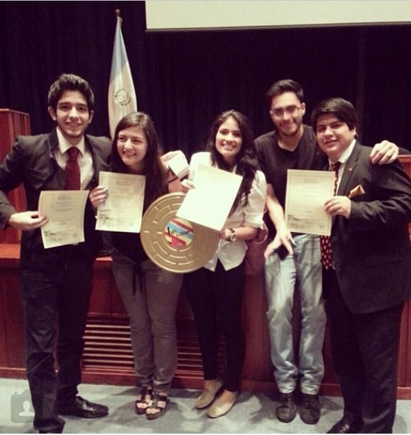Recordando buenos tiempos #vamosporelsegundopremio #unaclasedesconocida <a href="/JeffreeCarvajal/">Jeffree Carvajal</a>