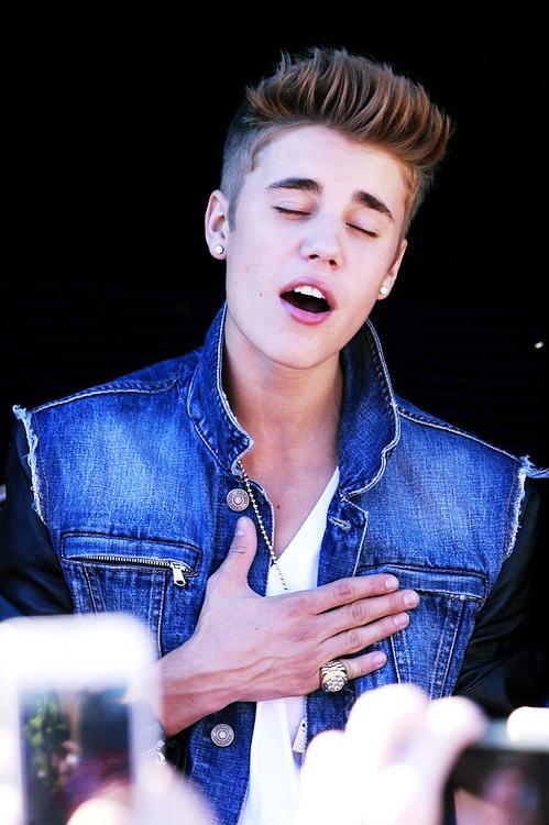 biebersmaniabr's tweet image. 1 RT = 1 Voto
#MPN #Beliebers #MTVHottest Justin Bieber