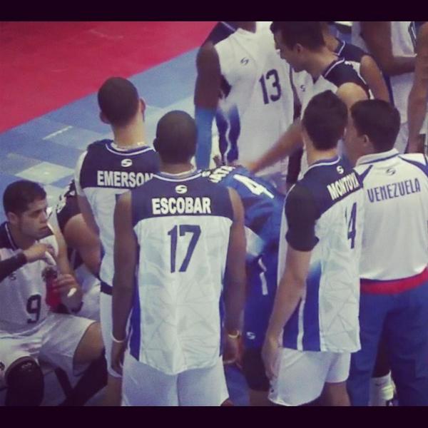 elhectormena's tweet photo. IX Copa Panamericana de Voleibol Varonil 2014 .@fredycedeno18 .@kervinvzla .@HectorMata7 http://t.co/PFGhUcIk5d