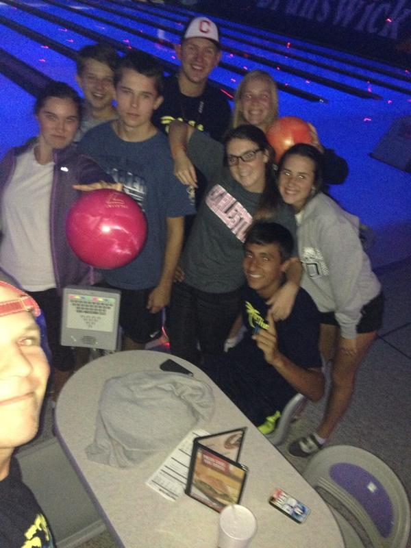 SoftballTropics's tweet photo. The weather couldn't stop these Tropics... Off at the lanes building some chemistry for the upcoming playoffs http://t.co/VExnPbI95G