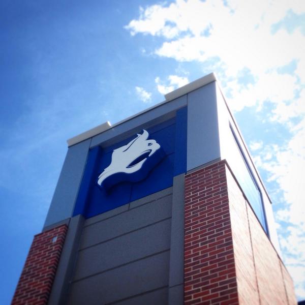 PeruState's tweet photo. Check out that sweet Bobcat! #oakbowl #perustate #greatdaytobeabobcat @pscbobcats http://t.co/Wb3DzKQ86a
