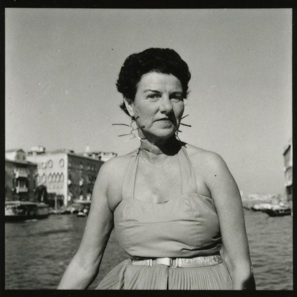 Guggenheim's tweet image. Listen to a 1969 interview with Peggy Guggenheim, born today in 1898: gu.gg/AJBcx cc: @GuggenheimPGC