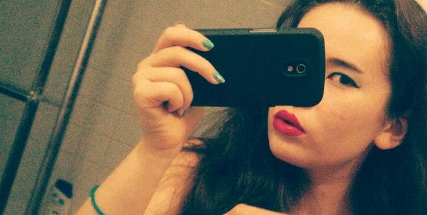 mph951fm's tweet photo. Un estudio reveló que el 83% de los fanáticos de las SELFIES sufren la falta de sexo ► http://t.co/FdqJtJYFlV http://t.co/sF7Zfd3sT5