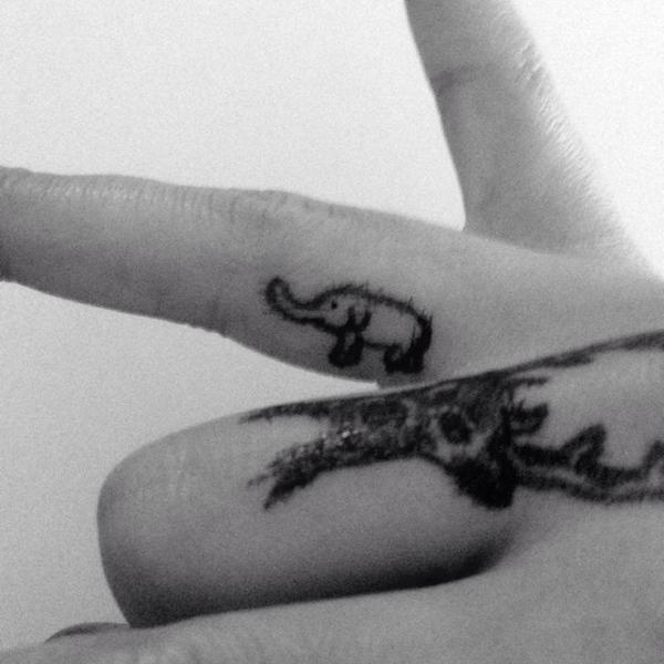 Juliana_Rivera4's tweet photo. I'm gonna get ink poisoning #sharpietat http://t.co/CSSVuMkpQI