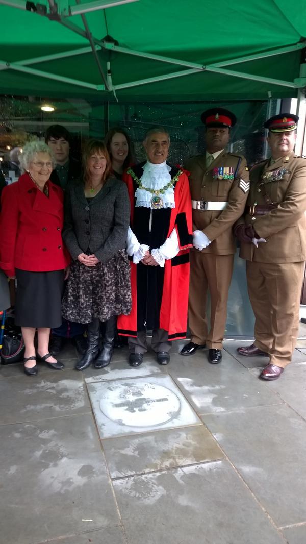 Relatives of Capt.Frederick Holmes VC are joined by <a href="/johnsonbeharry/">Dr Johnson Beharry VC COG</a> to honour Bermondsey  #WW1 hero   #VCpavingstones