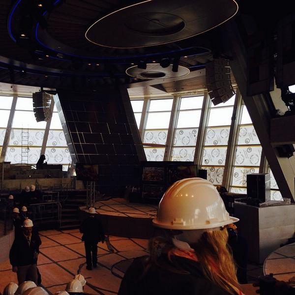 LuxuryCruiseCon's tweet image. Imagine 8k projectors on glass #robotleds #two70degrees #quantumoftheseas #luxurycruiseconnections #eclusivelccfo...