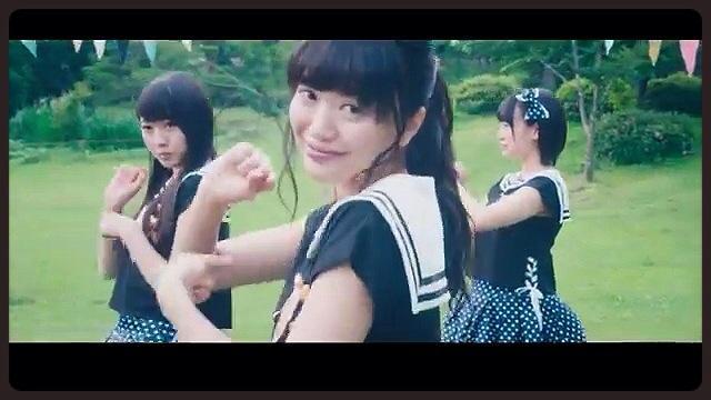 さ つ き 固ツイ見てね 誰かが投げたボール 神曲 推してる二人が寝転がってる 曲調も好きだし ｍｖも最高 悩みが一つ どっち見たらいいの 二人一緒に見るのが難しい 北原里英 兒玉遥 誰かが投げたボール Http T Co Xisux4vvuu