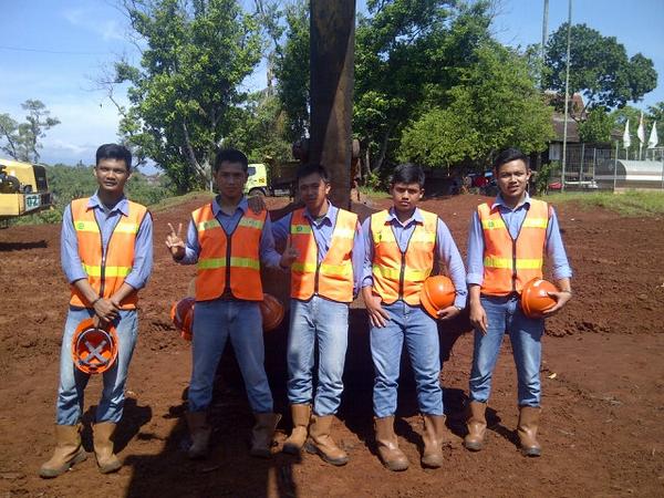 triipand's tweet photo. Missing you guys!! Kenagan masa-masa pelatihan di TC Parung, Bogor @LeonardGiri http://t.co/iTHO6J4ITH
