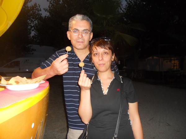 DAASRL's tweet photo. Monica e Salvatore presso camping Villa Elena Villa rosa.
Fans di Olivia la vera oliva ascolana http://t.co/XuiWZeSGdp