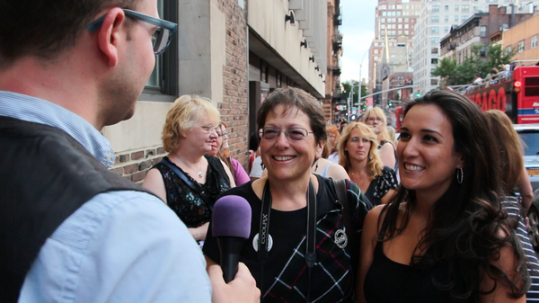 92ndStreetY's tweet photo. @heartsonycgr @ginanigara Loved meeting you @ #Outlander premiere! Please share the video! http://t.co/c5ilSGtzgy http://t.co/vT9cMQ2Oh9