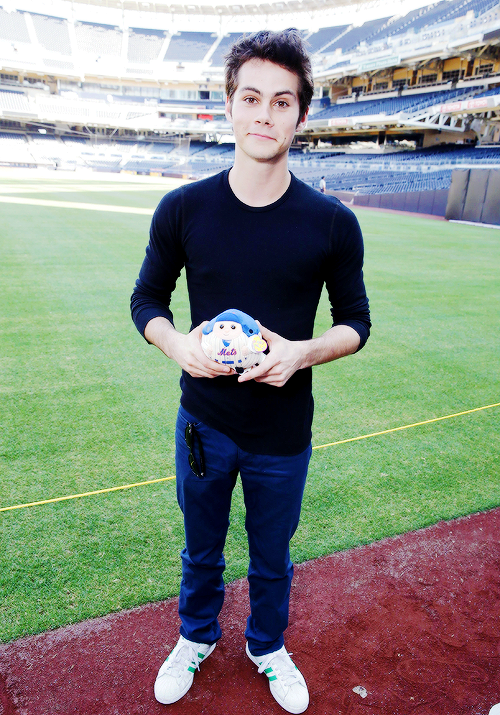 Mets's tweet photo. Happy birthday to #Mets fan @dylanobrien. #HappyBirthdayDylanObrien http://t.co/BqWb5lKycC