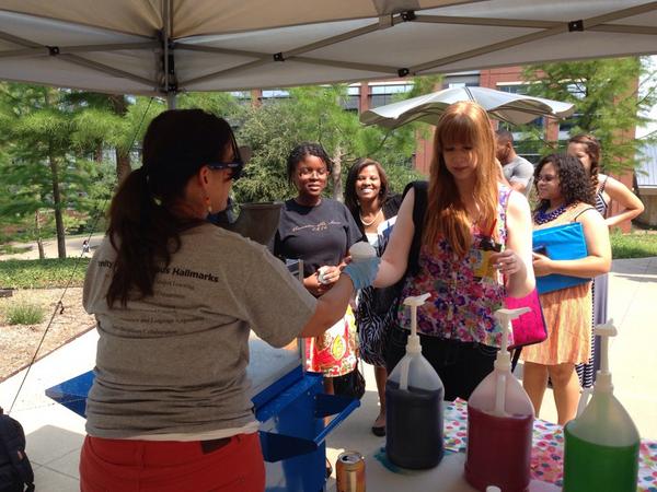 EddiesOffice's tweet photo. Snocial goin strong til one! #tccfirstweek #TCCTR #TCC #AskEddie #GetInvolved http://t.co/EHc3fBZoMH