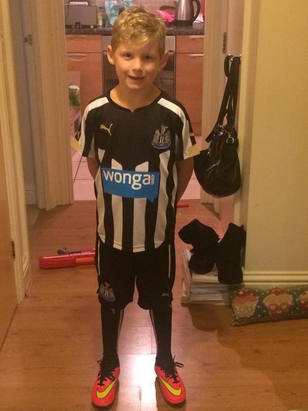 TapsellSimon's tweet photo. Stuck with nufc for life now! #pooroldboy http://t.co/Ivf78pxTxY
