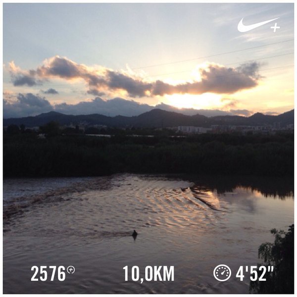 Mejor marca en 10 Acabo de correr 10,0 km a un ritmo de 4'52"/km con Nike+. #nikeplus