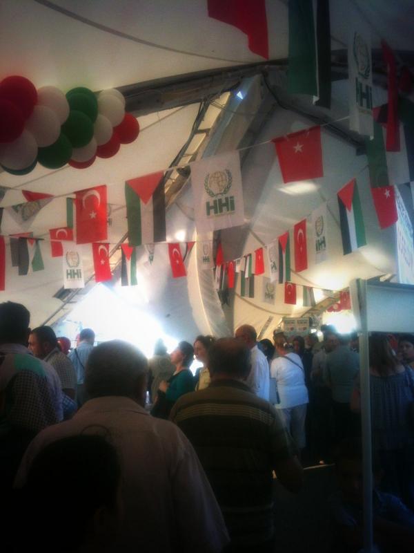 Üsküdar Gazze kermesi.. Pazar değil.. Yemek var ama infakıyla..