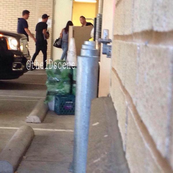 OneDirectionSHM's tweet photo. Sophiam in Dallas, today or yesterday. http://t.co/coeZWTCCOL