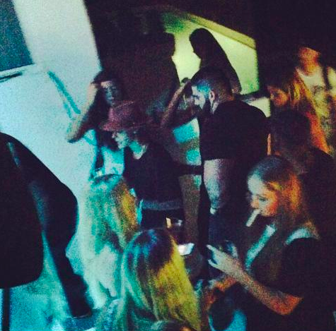 biebersmaniabr's tweet photo. #4 Justin na festa de Chris Brown e Pia Mia, em Los Angeles - 24/08: http://t.co/baKtkwHQUM http://t.co/Xci4ZrCWBj