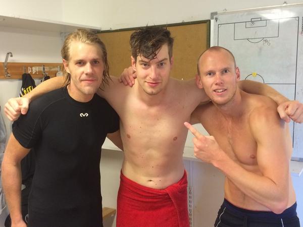 SlattaSK's tweet photo. Vinst med 4-0 efter att IK Segro varit 8-9 man stor del av matchen. #manfall Mål: Deeks, Martin W & @JacobLundmark http://t.co/BnzjXnoN1e