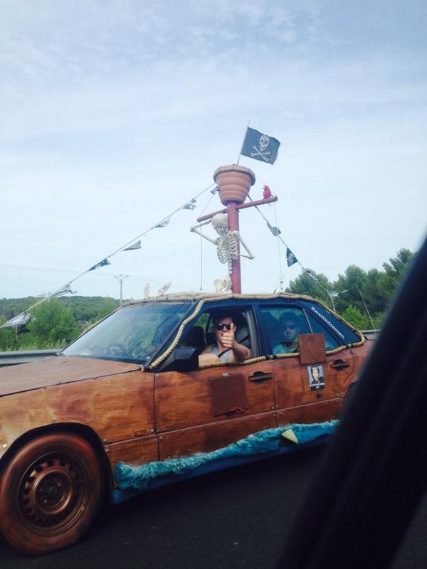 hellobendean's tweet image. "@Julienpossible: Sur l'autoroute, sans pression ! http://t.co/DOPj3MrUqk" Papped by some Frenchies @ramshacklerally #wastedsemen