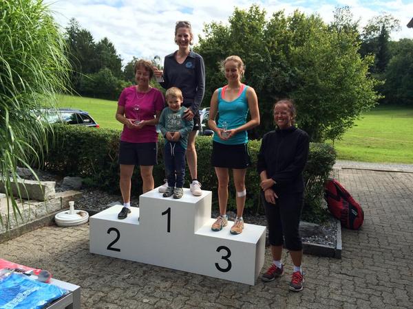 tcrueti's tweet photo. Clubmeisterschaft der Damen:
1. Karin Jakob
2. Regula Brändle
3. Lea Brändle
4. Daniela Malnati Horneck http://t.co/gWkhCa2IaK