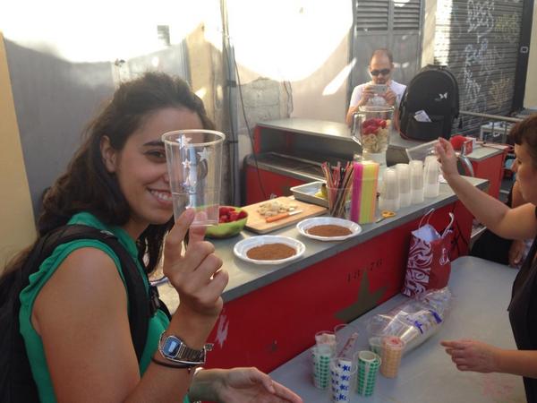 Sants014's tweet photo. Taller de batuts natural al carrer Rosend d'Arús ara mateix!!! @onadesants http://t.co/vsIX78OMRD
