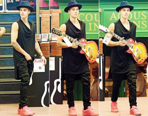 OneLastTime__'s tweet image. “@justinbieber: What is next http://t.co/jitSxNgk9r” my foot on your nuts, that's what's next.