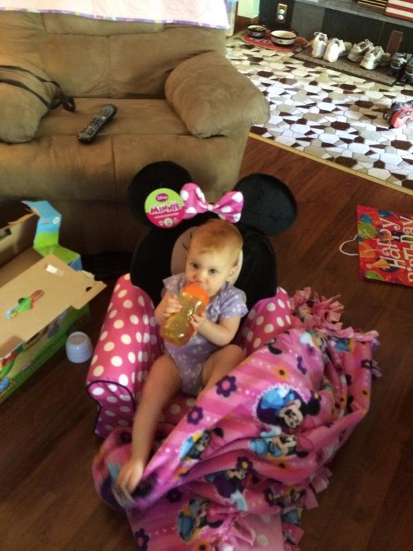 RachelLyn23's tweet image. Just having some juice in our new chair @FAugustine