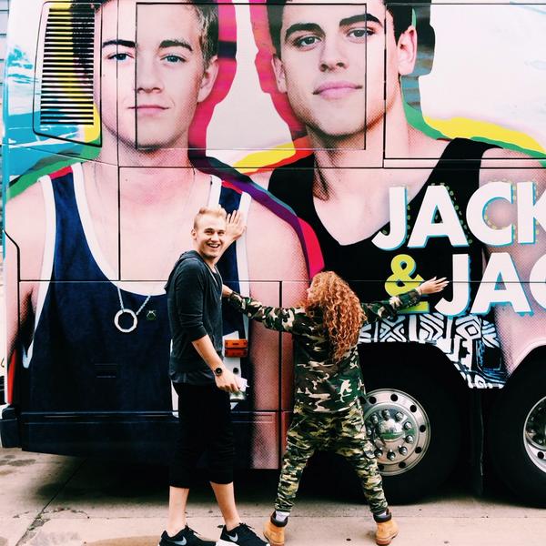 MahoganyLOX's tweet image. finally gotta give jack&amp;amp;jack a hug 😂