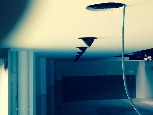 adeleclyon's tweet photo. #spotled #led #chantier #électricien http://t.co/ImpybLmbZ3