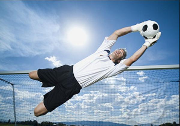 Brophski5's tweet photo. @TeeswaterFC found a nice action shot of @nthomson11 in the Teeswater Herald today. #strongissexy http://t.co/R0s2lygTww