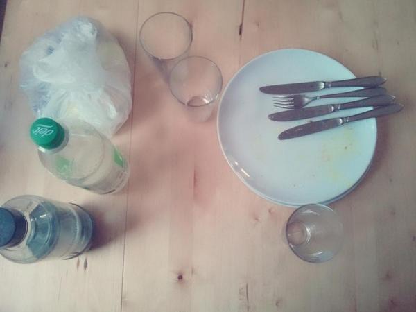 Jense_Pense's tweet photo. Dinner finish :) http://t.co/hMm81rEtA6