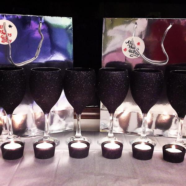 Allglitzythings's tweet photo. Glitzy items! http://t.co/E2eSr78533