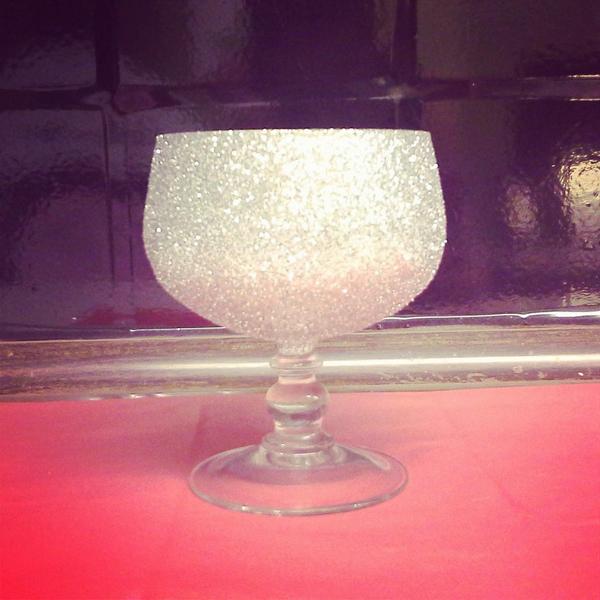 Allglitzythings's tweet photo. Gorgeous glitzy items http://t.co/djNQUG0Omd