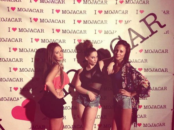 AnitaPatry's tweet photo. Fin de semana de lujo en mojacar buen sitiio y mejor compañia @anjelinpinpin @Alejandra__RS #oliva y #juan http://t.co/UCe2N8bI6l