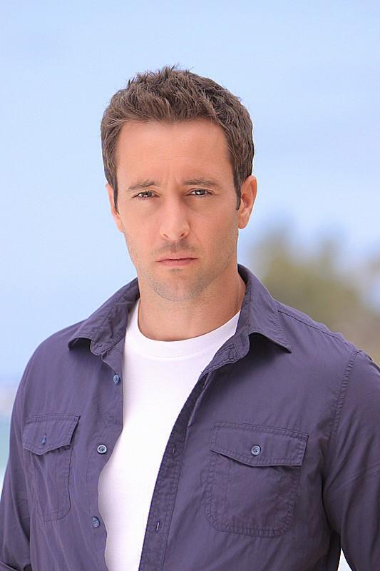 To wish Alex OLoughlin a happy birthday! 