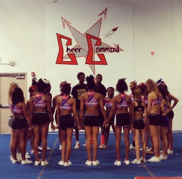 pey_attention_'s tweet photo. Best second family anyone could ask for β€οΈ @CCRCaptains #firstfullout http://t.co/1reSXrCXoc