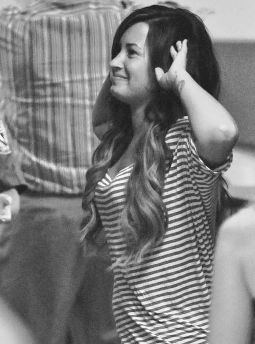 pfvotedemetria's tweet photo. VOU POSTAR TODAS AS MINHAS FOTOS DA DEMI, QUANTO MAIS RT MAIS VOTOS #votedemilovato http://t.co/hbUzkMs6Fg