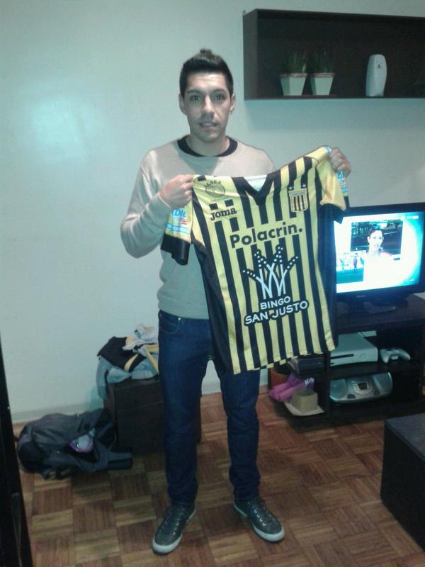 tangamap's tweet photo. La presentación de @joseguerreiro86.
"Ayudaré a que la institucion tenga su 1era estrella" declaró el volante. http://t.co/yW6msRztBU